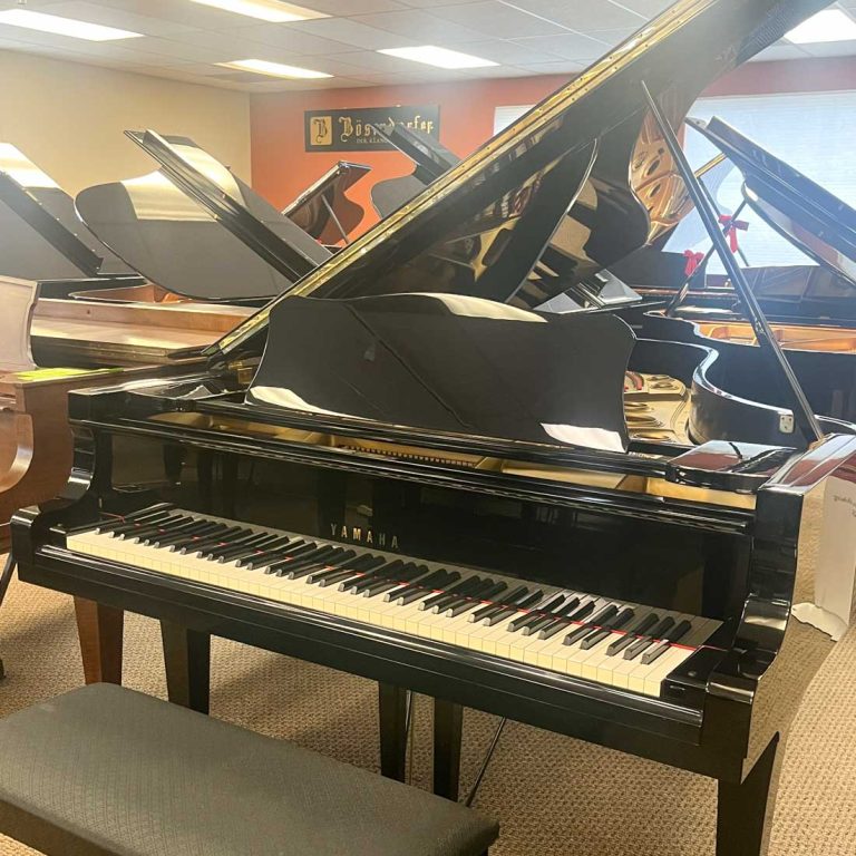 1982 Yamaha C7 Traditional Grand #D3480726