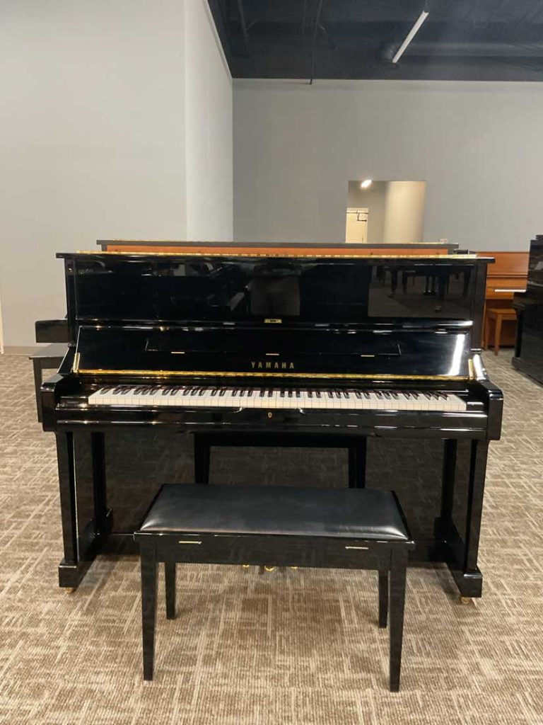 2004 Yamaha U1 Traditional Upright #6044584 - Music Exchange