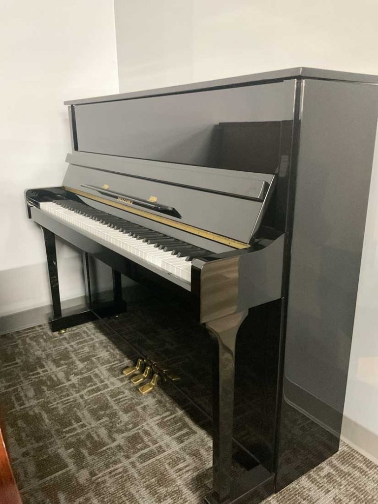 2000 Suzuki Traditional Upright #H04248